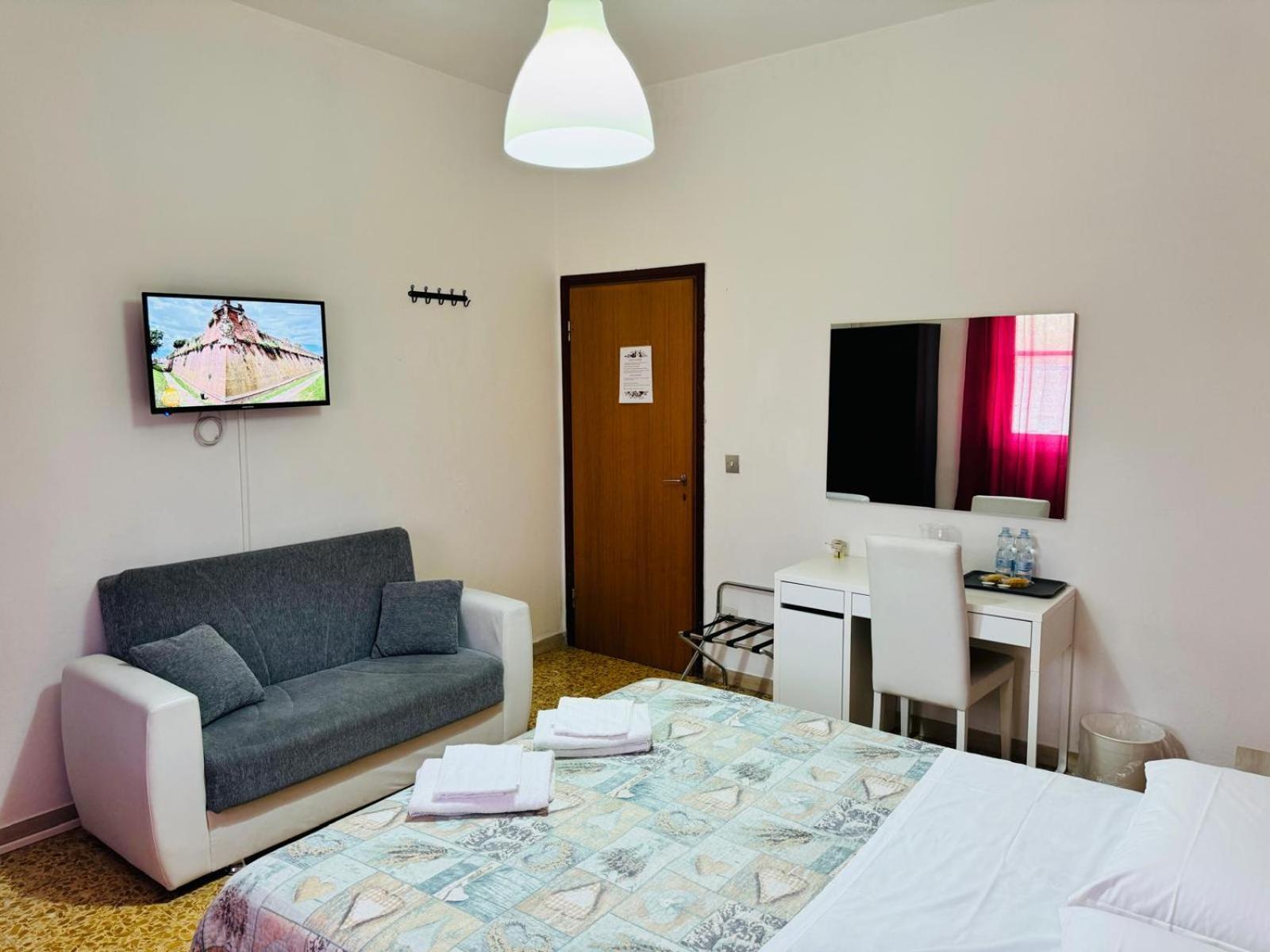 Double Room,1678662101:JPEG